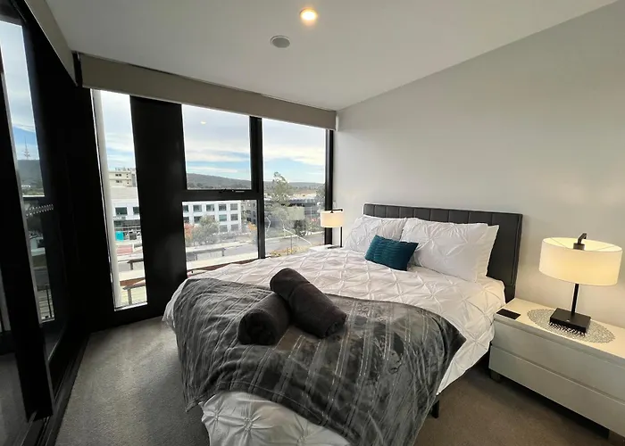 Midnight Luxe 2Br 2Bath Apartment 507 In The Heart Of Braddon L5 Views Pool Sauna Gym Wifi