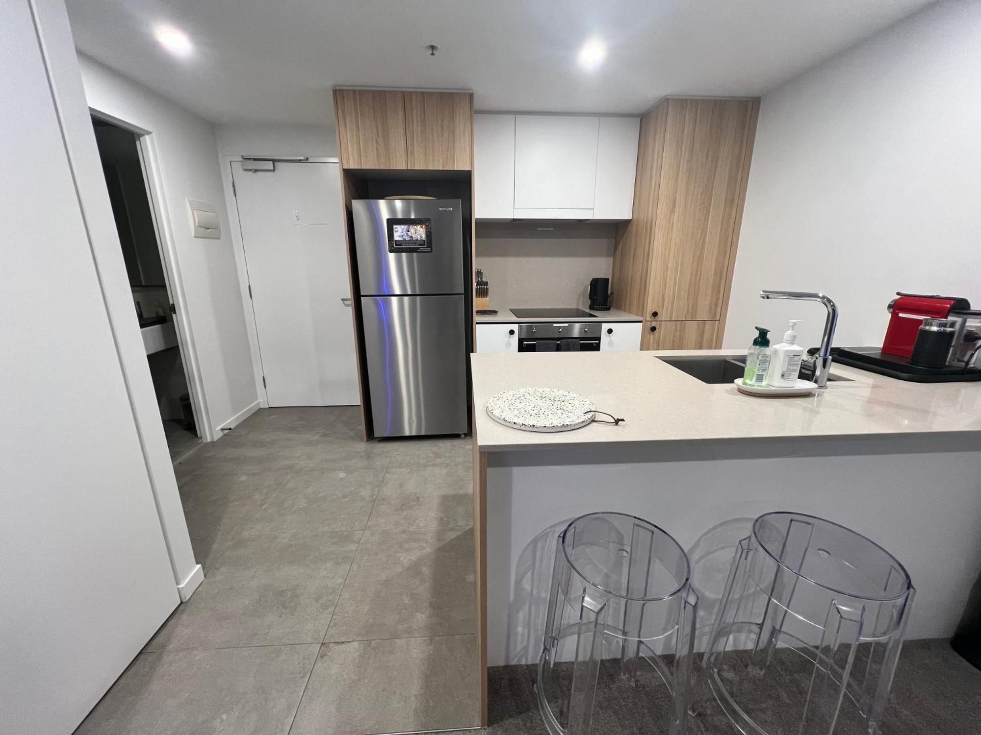 Midnight Luxe 2br 2bath 507 In The Heart Of Braddon L5 Views Pool Sauna Gym Wifi *